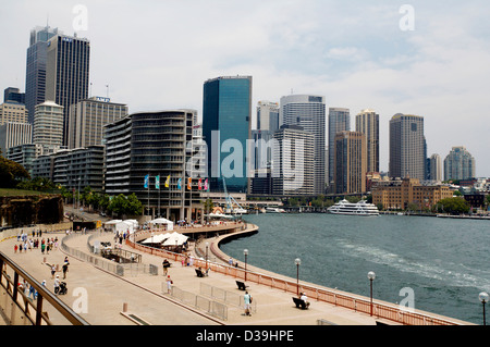 Menschen gehen/laufen um den Circular Quay, Sydney, Australien Stockfoto