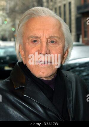 (Dpa) - Hollywood star Kirk Douglas, abgebildet in New York, 5. April 2002. Stockfoto