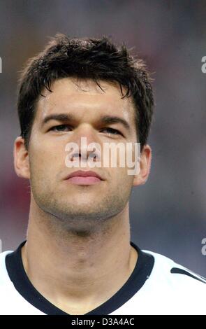 (Dpa) - deutsche Mittelfeldspieler Michael Ballack, abgebildet vor Beginn der WM Spiel gegen Kamerun in Shizuoka, Japan, 11. Juni 2002. Stockfoto