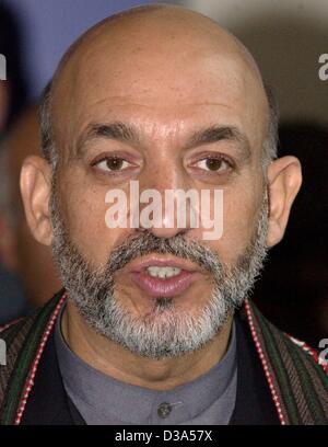 (Dpa) - Hamid Karzai, Chef der afghanischen Übergangsregierung, 14. März 2002 in Berlin, abgebildet. Stockfoto