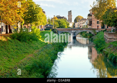 Blick auf Brücke Fluss Brenta in der Stadt Padua, Italien Stockfoto