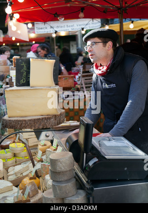 Käse-Stall im Borough Market SE1 - London-UK Stockfoto