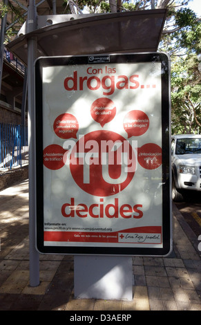 Anti-Drogen-Plakat vom Roten Kreuz in Santa Cruz De Tenerife, Kanarische Inseln Stockfoto