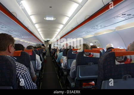 An Bord eines EasyJet-Flug nach London Stockfoto