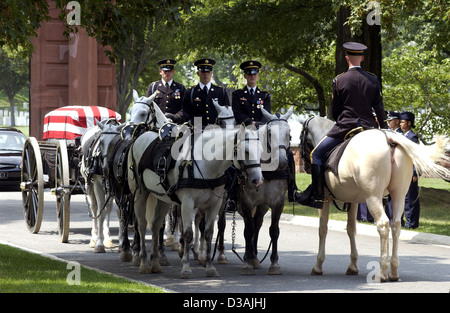 3. US Infanterie-Regiment (alte Garde) Caisson Platoon sechs der Pferde ziehen Fahne drapiert Sarg, wagon, Stockfoto