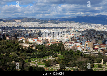 Griechenland Athen Plaka Blick auf den Tempel des Hephaistos und Zentrum von Athen vom Areopag rock Stockfoto