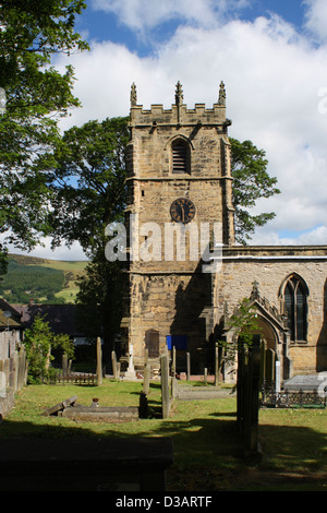 Str. Edmunds Kirche und Friedhof in Castleton Stockfoto