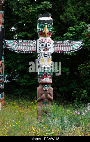Thunderbird Haus Pole Totempfahl Stanley Park Vancouver British Columbia Totems Nordamerika einheimische Kult Religion Heilige Stockfoto