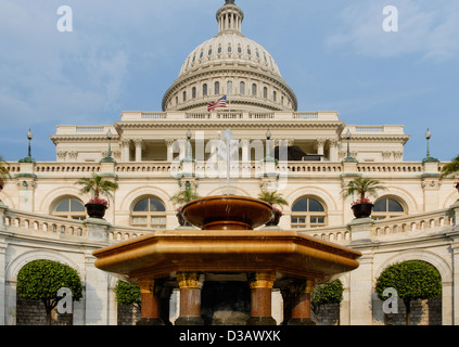 Flagge auf Halbmast bei uns Kapitol in Washington, D.C. Stockfoto