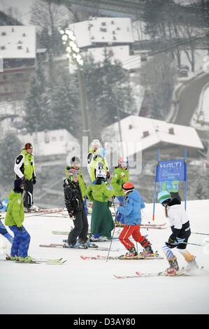 Schladming, Österreich. 14. Februar 2013. Japan-Teamgruppe (JPN), 14. Februar 2013 - Ski Alpin: FIS Alpine Ski WM 2013 Frauen Giant Slalom in Schladming, Österreich. (Foto von Hiroyuki Sato/AFLO/Alamy Live-Nachrichten) Stockfoto