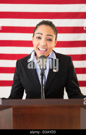 Hispanic Frau Rede Stockfoto