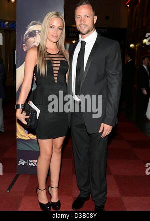 Bilder-Datei: JOHANNESBURG, Südafrika: Oscar Pistorius und Reeva Steenkamp während Virgin Active Sport Industrie Awards 2013 am 7. Februar 2013 auf Emperors Palace in Johannesburg, Südafrika statt.  (Foto von Gallo Images / Lefty Shivambu/Alamy Live-News) Stockfoto