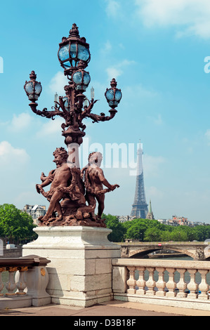 Pont Alexandre III & Eiffelturm, Paris - Frankreich Stockfoto