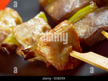 Japanische aufgespießt, Huhn, Schweinefleisch, MeatYakitori .closeup Stockfoto