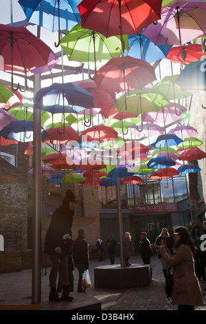 Regenschirm-Installation im Borough Market in London SE1 - UK Stockfoto