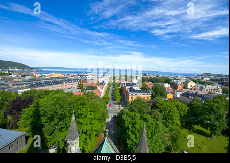 Historischen gotischen Türen der Kathedrale in Trondheim Stockfoto