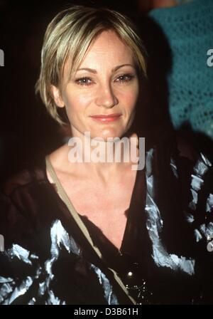 (Dpa) - französischer Sänger und Schauspieler Patricia Kaas, abgebildet auf einem Ungaro-Modenschau in Paris, 10. Juli 2002. Stockfoto