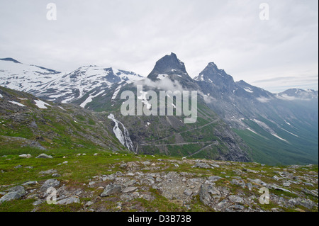 Landschaft rund um norwegischer fjord Stockfoto