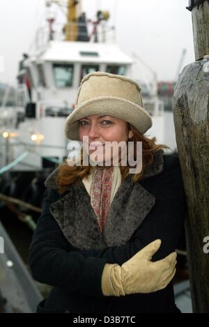 (Dpa) - Greta Scacchi, australische Schauspielerin italienischer Abstammung, abgebildet bei der Präsentation ihres neuesten Films "Baltic Storm", in Cuxhaven, Deutschland, 16. Dezember 2002. In dem Film spielt sie einen jungen Journalist aus Hamburg, die Wahrheit hinter dem Untergang der "Estonia" im Jahr 1994 entdeckt, wo Stockfoto