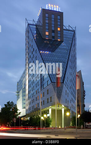 (Dpa) - das Bild zeigt das Estrel Hotel in Berlin, Deutschland, 19. Juli 2005. Das Hotel veranstaltet die Geburtstagsparty von Joseph Jackson, Vater von pop-Ikone Michael Jackson am 22. Juli 2005. Stockfoto