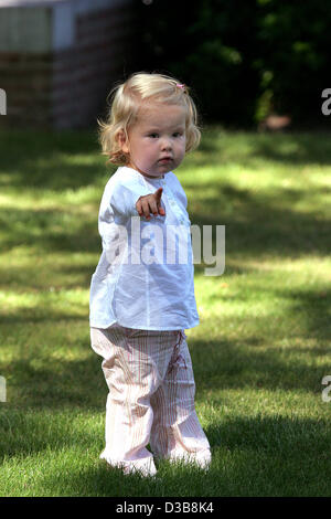 (Dpa) - das Bild zeigt die Prinzessin der Niederlande Amalia, die Tochter des niederländischen Kronprinzen Willem-Alexander und Kronprinzessin Maxima in der Familie Residenz Villa Eikenhorst in Wassenaar, Niederlande, 17. Juli 2005. (NIEDERLANDE) Stockfoto