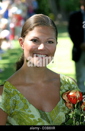 (Dpa) - lächelt Kronprinzessin Victoria von Schweden während der Feierlichkeiten des 28. Geburtstag Schloss Solliden in Borgholm, Schweden, 14. Juli 2005. (NIEDERLANDE) Stockfoto