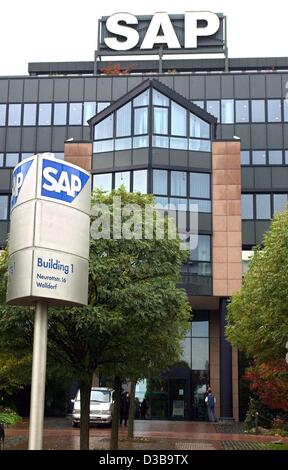 (Dpa) - Hauptsitz der SAP in Walldorf, 16. Oktober 2002. Das größte deutsche Software-Unternehmen hat seinen Umsatz Erwartungen für das Jahr 2002 aufgrund der politischen und wirtschaftlichen Situation reduziert. So weit, erwartet SAP eine Wachstum von mindestens fünf Prozent. Eine genaue Prognose war nicht möglich, im Moment der Stockfoto