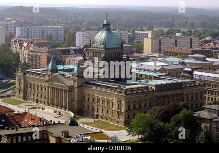 (Dpa) - ein Blick auf das Bundesverwaltungsgericht (Bundesverwaltungsgericht) in Leipzig, Ostdeutschland, 4. September 2002. Das Gericht war zog von Berlin nach Leipzig und hielt seine erste öffentliche Gerichtsverhandlung in Leipzig am 12. September. Stockfoto