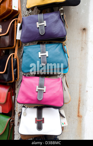 Lederhandtaschen Angebote Stockfoto