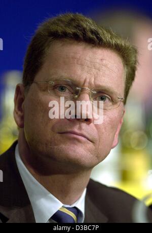 (Dpa) - Guido Westerwelle, Parteivorsitzender der deutschen Liberalen Partei FDP, abgebildet in Frankfurt am Main, 26. Oktober 2002. Stockfoto