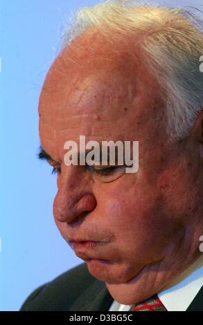 (Dpa) - der ehemalige deutsche Bundeskanzler Helmut Kohl, in Berlin, 17. Juni 2003 abgebildet. Kohl war Bundeskanzler der Bundesrepublik Deutschland von 1982 bis 1998. Stockfoto