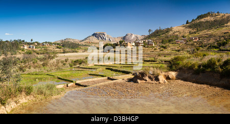 Madagaskar, Fianarantsoa, terrassierten Reisfelder in Agrarlandschaft Panorama Stockfoto