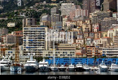 (Dpa) - die Marina in Monaco, im Bild 28. Mai 2003. Dieser Sonntag, 1 Juni wird der Grand Prix von Monaco statt der siebten Station der diesjährigen Formel1 Meisterschaft ist. Stockfoto