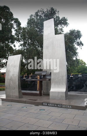 Die Royal Australian Air Force Memorial auf Anzac Parade Canberra Australien äh Ardua Ad Astra-durch Kampf zu den Sternen. Stockfoto