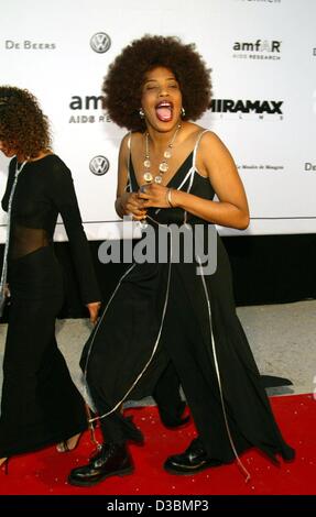 (Dpa) - US-Sängerin Macy Gray bei der AMFAR (American Foundation for Aids Research)-Charity-Gala in der Restaurant Moulin de Mougins bei Cannes, Frankreich, 22. Mai 2003 kommt. Stockfoto