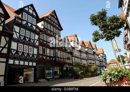 (Dpa) - ein Blick auf die historischen Fachwerk Häuser in Bad Sooden-Allendorf im Bundesland Hessen, Deutschland, 18. September 2003. Die Häuser stammen aus dem 17. bis 19. Jahrhundert. Sooden wurde eine selbständige Gemeinde im Jahre 1555 und ein Spa (schlecht) im Jahre 1881. Stockfoto