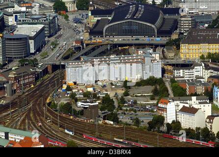 (Dpa) - ein Blick auf den Hauptbahnhof station in Hamburg, 14. September 2003. Stockfoto