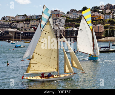 Flushing Dorf Regatta im Inneren Hafen von Falmouth Stockfoto