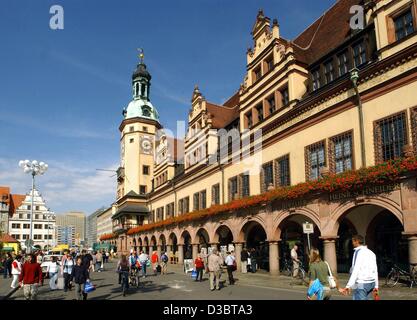 (Dpa) - ein Blick auf die "Altes Rathaus" (altes Rathaus) in Leipzig, Deutschland, 6. September 2003. Das Gebäude wurde von dem deutschen Architekten Hieronymus Lotter zwischen 1556 und 1557 innerhalb von neun Monaten gebaut. Es gilt als eines der wichtigsten Baudenkmäler der Renaisssance im Keim Stockfoto