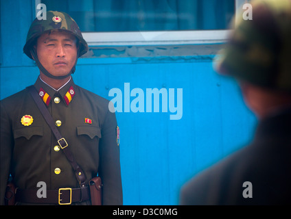 Nordkoreanische Soldaten In der Joint Security Area, Dmz, Panmunjom, Nordkorea Stockfoto