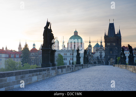 Charles Brücke am frühen Morgen, Prag Stockfoto