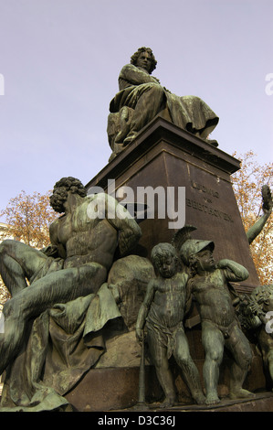 Bronze-Statue von Ludwig Van Beethoven in Beethovenplatz in Wien (Wien) von Caspar Clemens von Zumbusch (1830-1915) Stockfoto