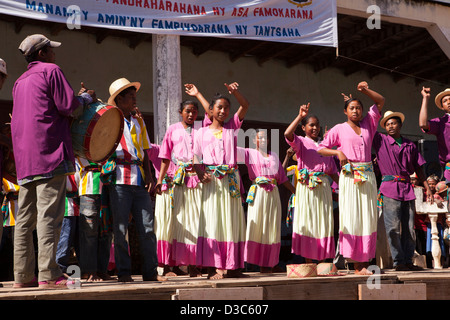 Madagaskar, Ambositra, Sandrandahy, Landwirtschaft-Bildung-Folk-Tanz-performance Stockfoto