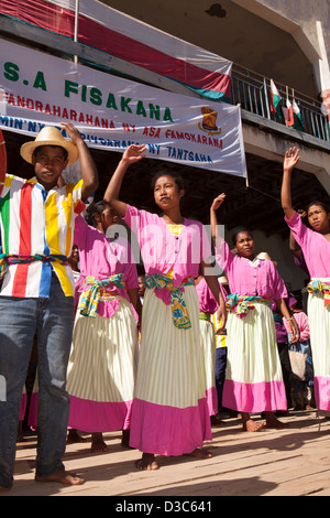 Madagaskar, Ambositra, Sandrandahy, Landwirtschaft-Bildung-Folk-Tanz-performance Stockfoto