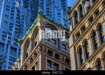 Allgemeine Architektur des Gebäudes am Gehry Gebäude, Manhattan, New York City suchen Stockfoto