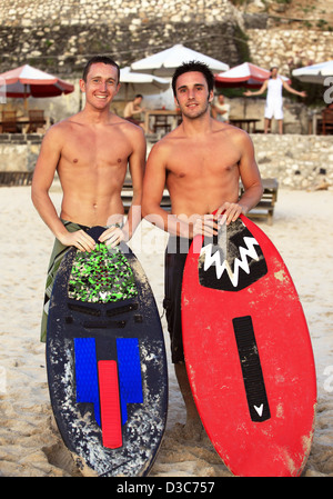 Porträt jungen Herren - Surfer Stockfoto