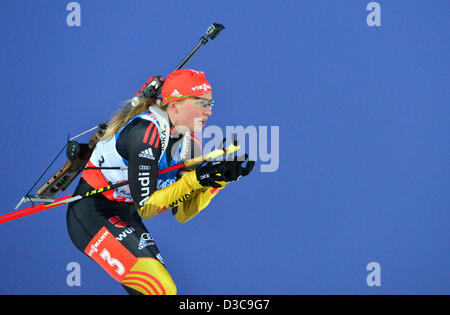 Franziska Hildebrand Deutschlands im Wettbewerb bei den Frauen 4 x 6-km-Staffel bei den Biathlon-Weltmeisterschaften 2013 in Nove Mesto, Tschechien, 15. Februar 2013. Foto: Martin Schutt/Dpa +++(c) Dpa - Bildfunk +++ Stockfoto