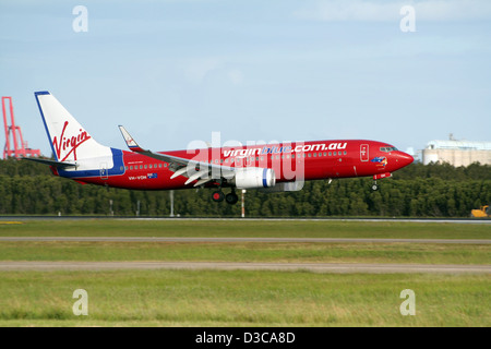 Virgin Blue Boeing 737 am Flughafen Brisbane, Australien Stockfoto