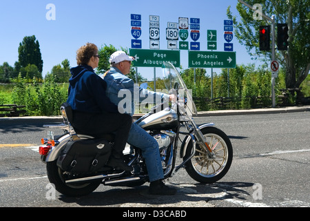 Verkehrszeichen auf der Route 66 in Flagstaff, Arizona, USA Stockfoto