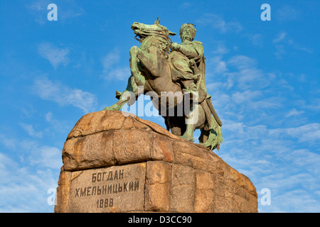 Bohdan Khmelnytsky (1595-1657)-Denkmal im Jahre 1888 in Kiew, Ukraine. Er war ein Hetman der Zaporozhian Kosaken Tschernigow. Stockfoto